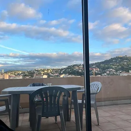 With Spacious Terrace & Breathtaking Views 公寓