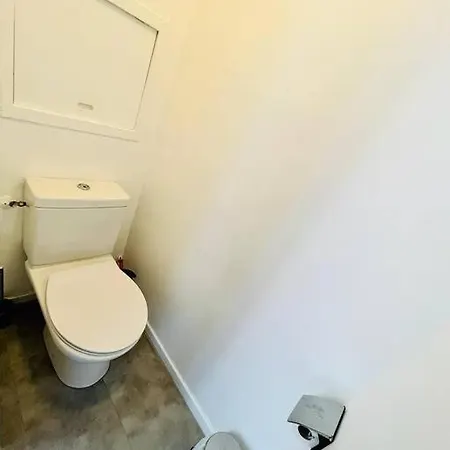 With Spacious Terrace & Breathtaking Views 戛纳